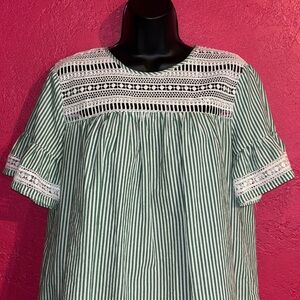 English Factory cotton Striped Blouse with crochet Lace Accents. Sz small.
